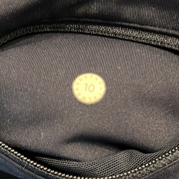 Lululemon True Navy Speed Up Crop *23" Size 10 - Picture 5 of 5